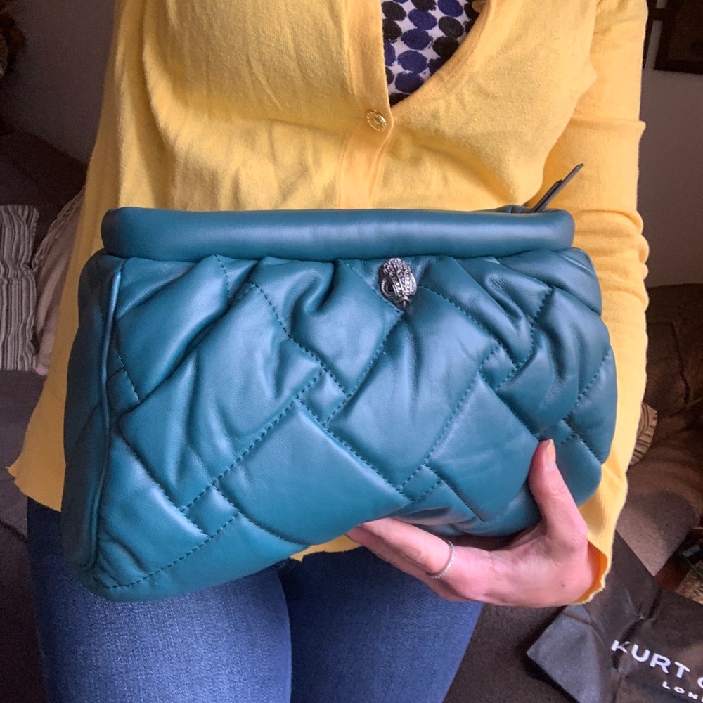 SOLD⛔️Authentic KURT GEIGER LONDON QUILTED LEATHER CONVERTIBLE TOP ZIP CLUTCH - Picture 15 of 16